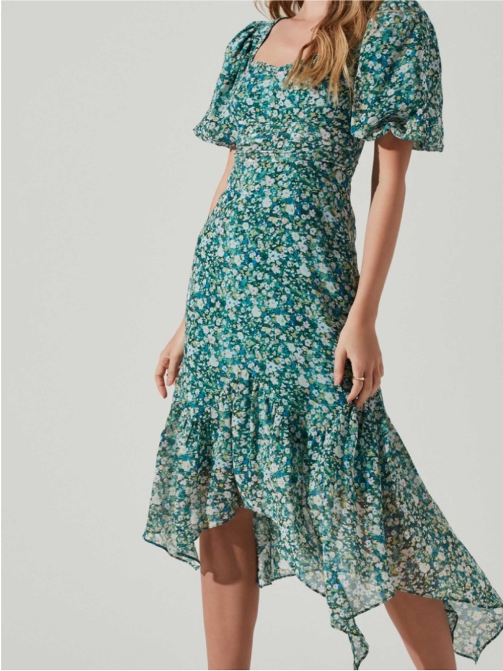 ASTR The Label Green Floral Puff-Sleeve Midi Dress
